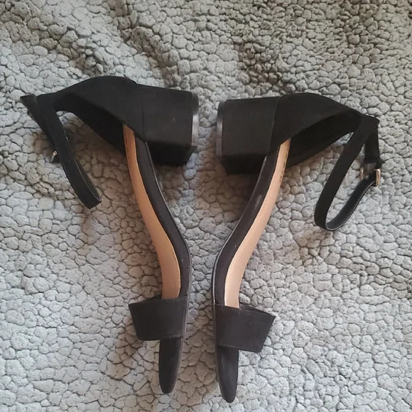 Elegant Torrid 10 WIDE Black Sueded Women's Sandals NWOT - Picture 7 of 13